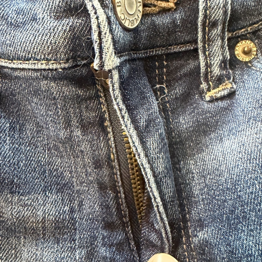EUC Women's Banana Republic Slim Boot Cut Jean Short 26/2 (L) - Picture 5 of 8